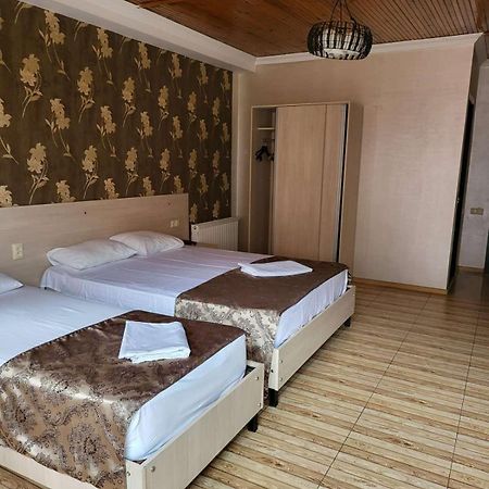 Hotel Elio Batoemi Buitenkant foto