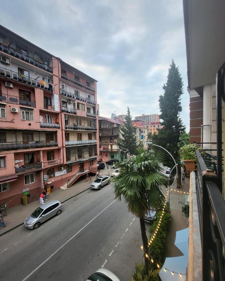 Hotel Elio Batoemi Buitenkant foto