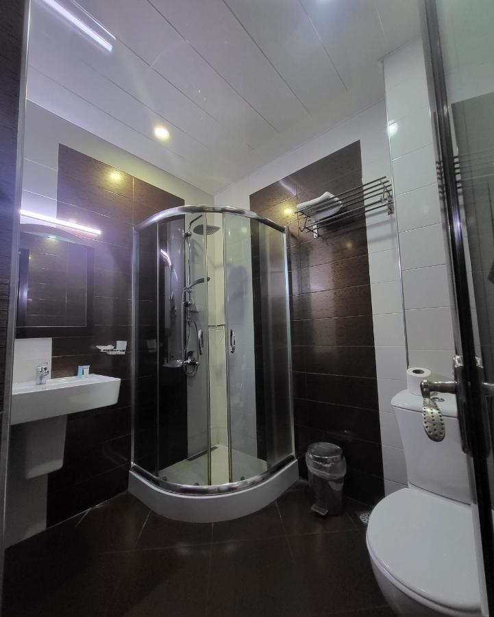 Hotel Elio Batoemi Buitenkant foto