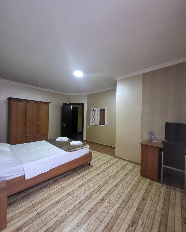 Hotel Elio Batoemi Buitenkant foto