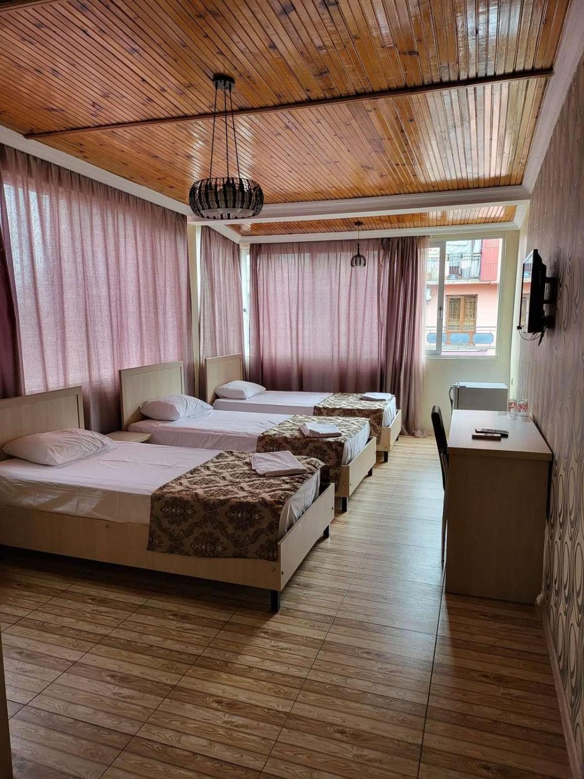 Hotel Elio Batoemi Buitenkant foto