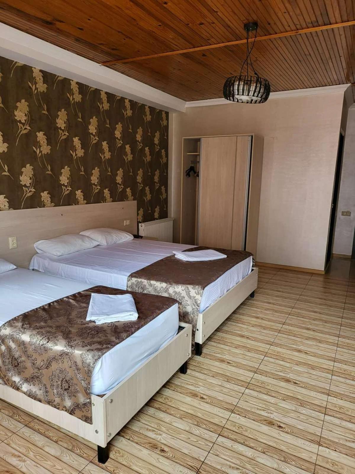 Hotel Elio Batoemi Buitenkant foto