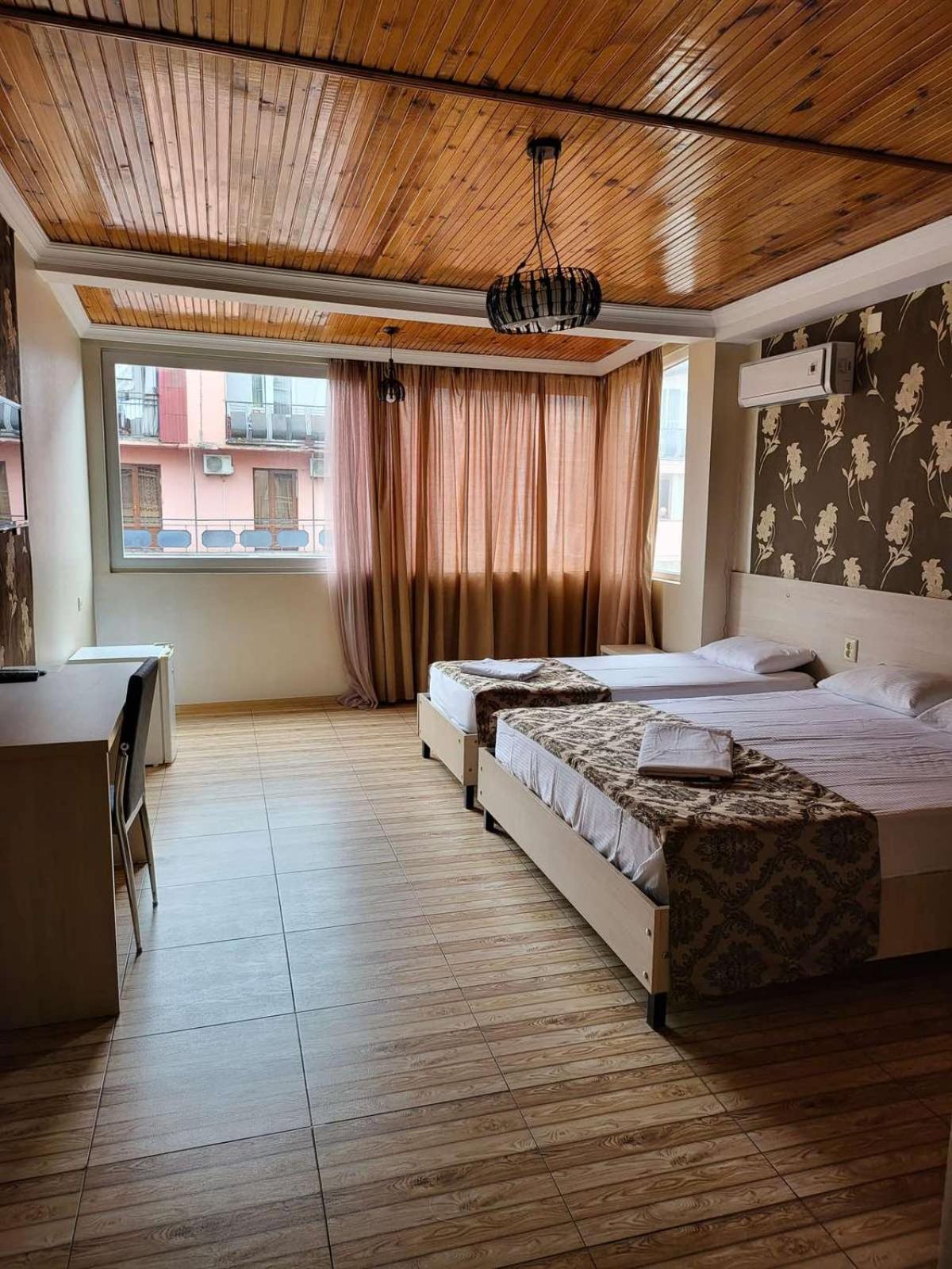 Hotel Elio Batoemi Buitenkant foto