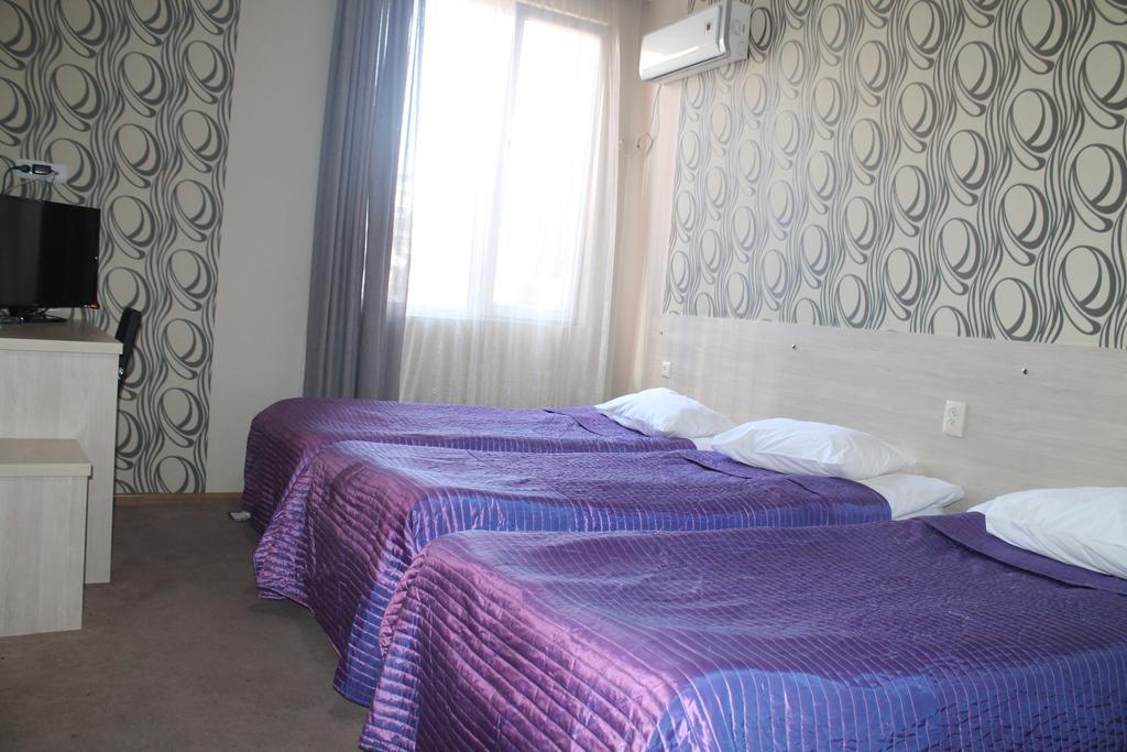 Hotel Elio Batoemi Buitenkant foto