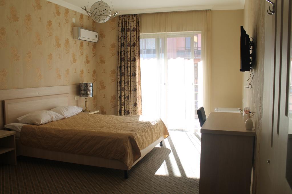 Hotel Elio Batoemi Buitenkant foto