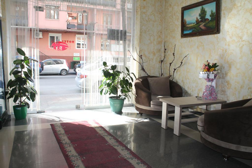 Hotel Elio Batoemi Buitenkant foto