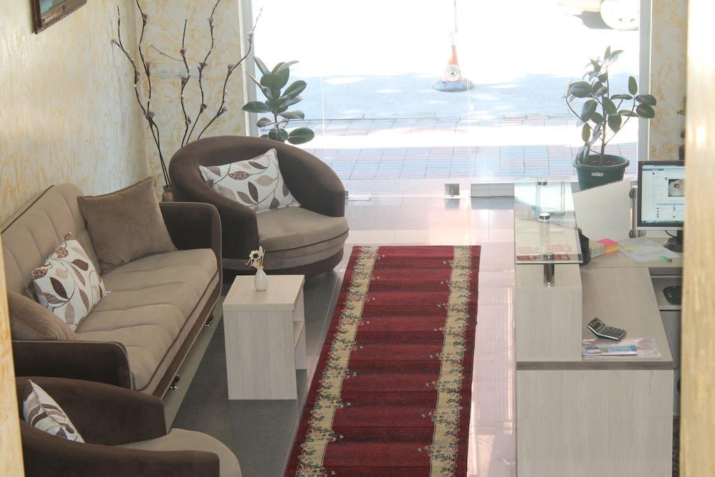 Hotel Elio Batoemi Buitenkant foto